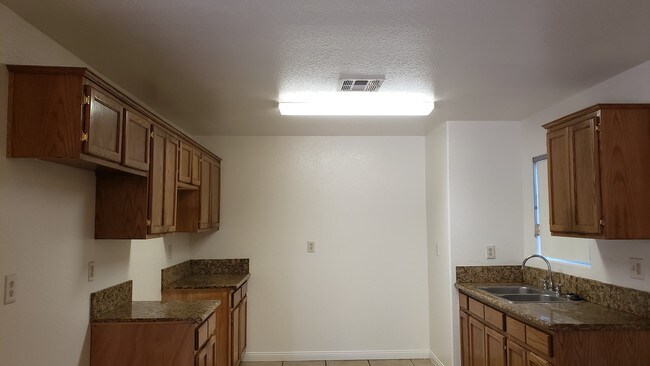 Building Photo - 3433 W 67th St