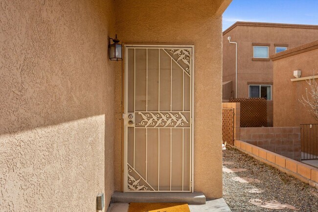 Building Photo - For Rent | 2 Beds 2 Bath | 2 Car Garage | Gated Community | Rio Rancho