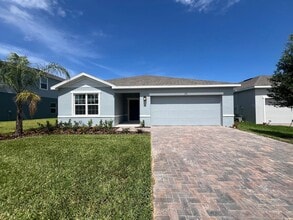 Building Photo - 370 Crestwind Dr
