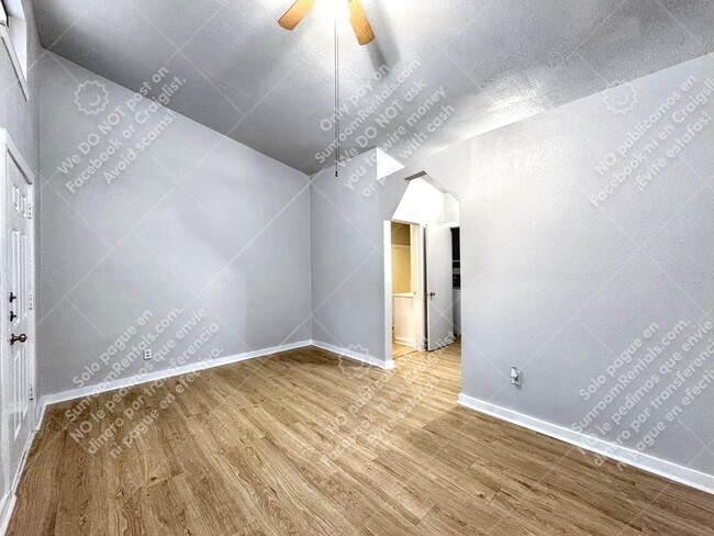 Foto del edificio - 1108 W McCarty Ln