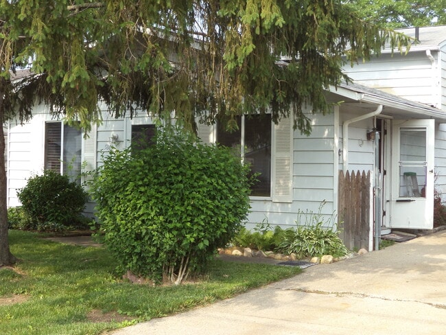 Building Photo - 5843 Lee Ave