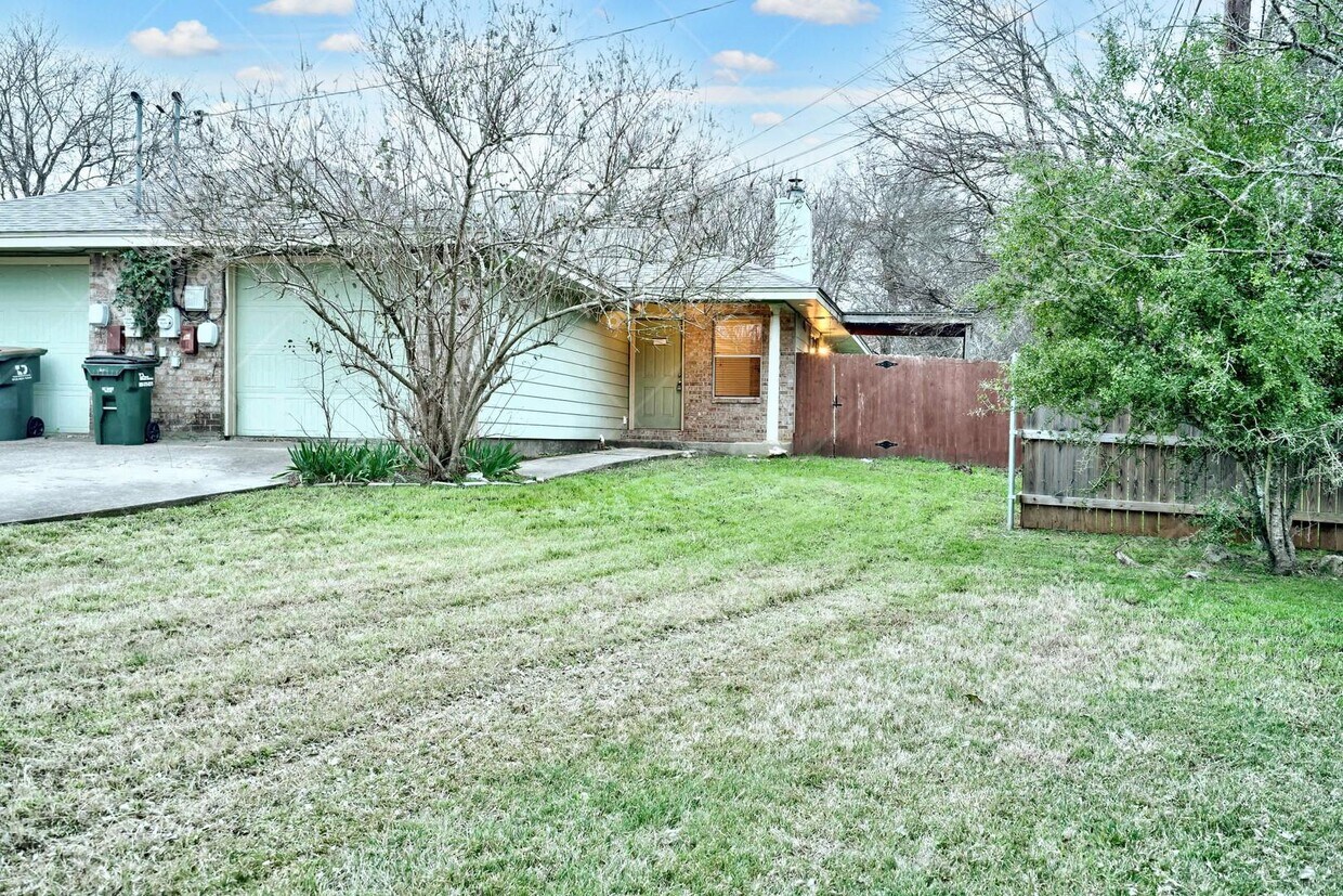 Foto principal - 108 Hughson Ct