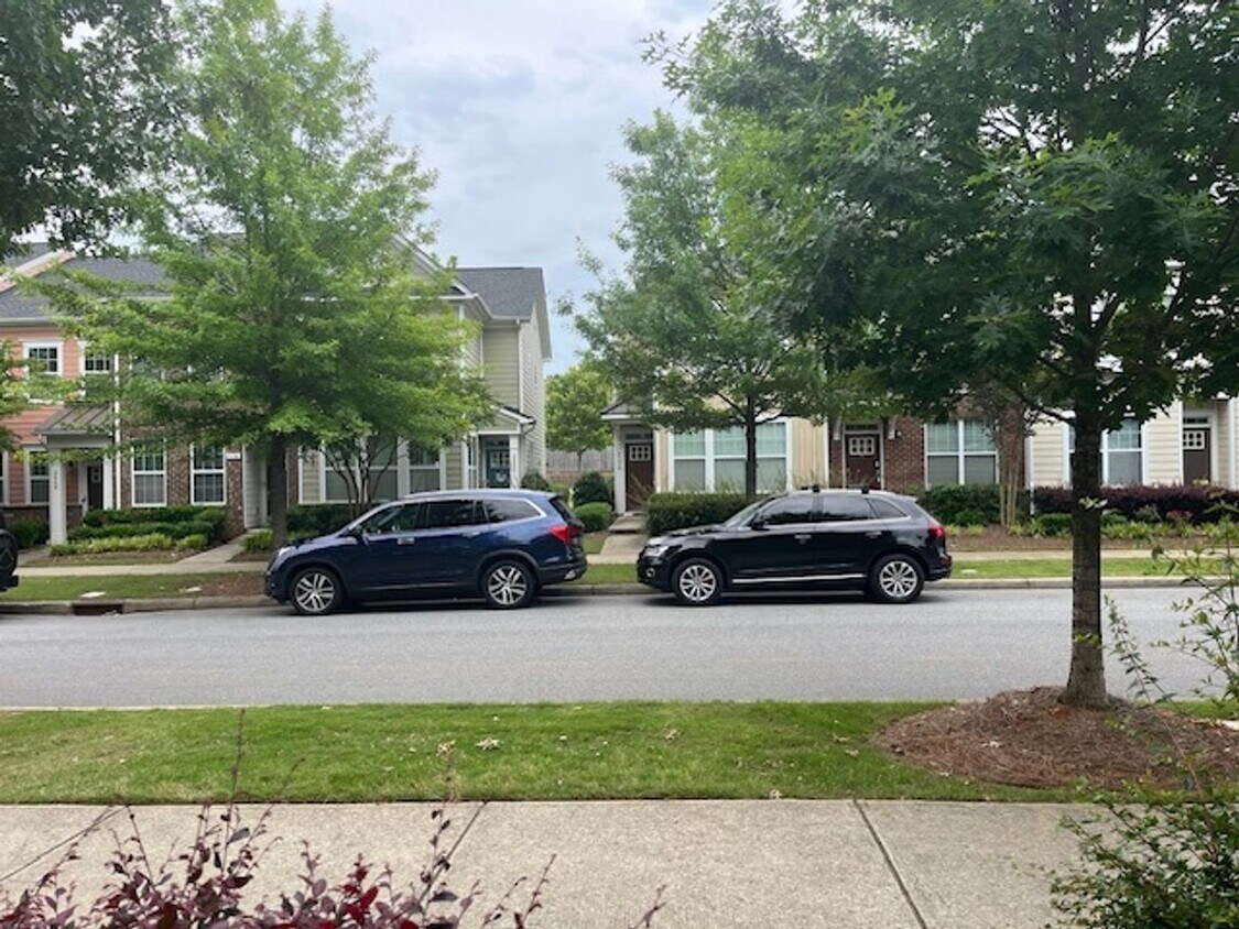 Foto principal - 3 Bedroom Townhome in Charlotte
