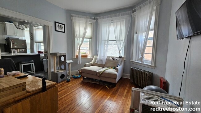 Building Photo - 72 Strathmore Rd