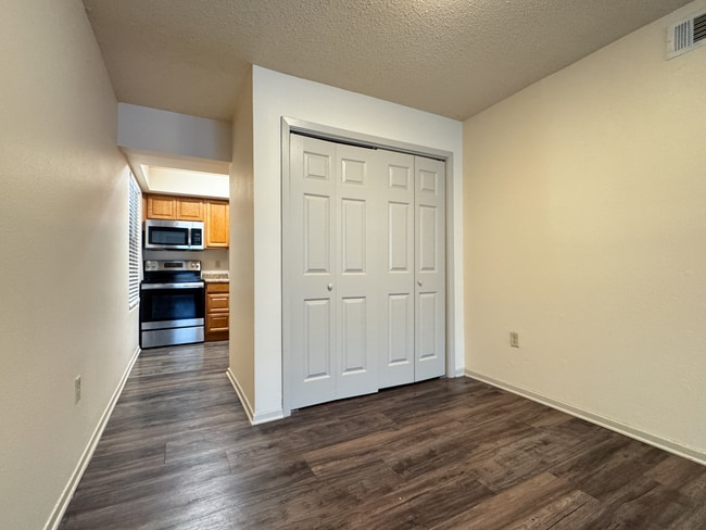 AOA_1908_2B2B_-02.jpg - Ardendale Oaks Apartments