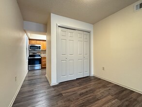 AOA_1908_2B2B_-02.jpg - Ardendale Oaks Apartments