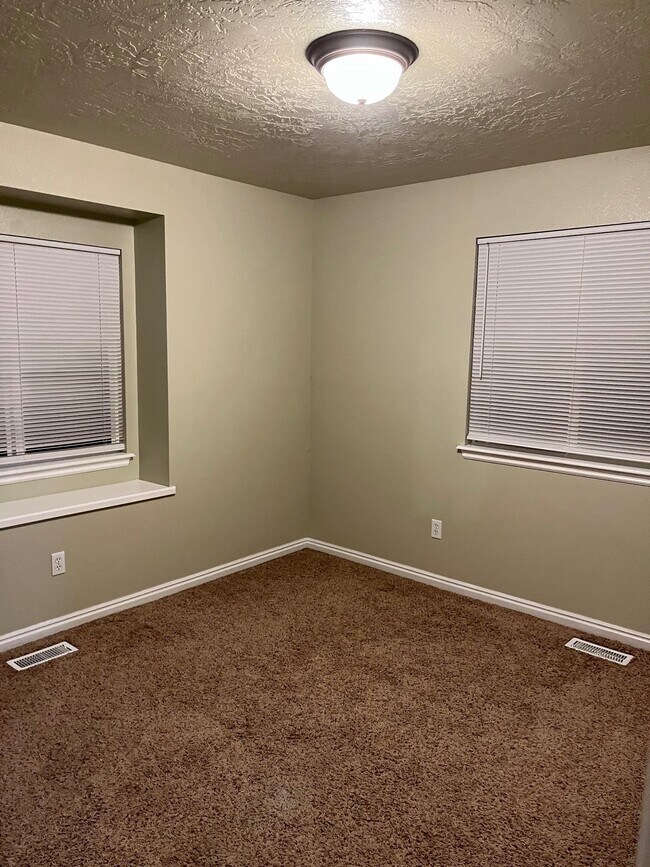Foto del edificio - 4879 Holmes St