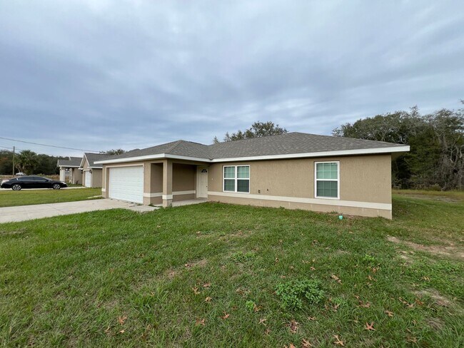 Foto del edificio - Amazing 3 Bedroom, 2 Bathroom Home in Ockl...
