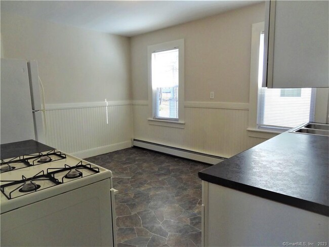 Building Photo - 53 Jetland St