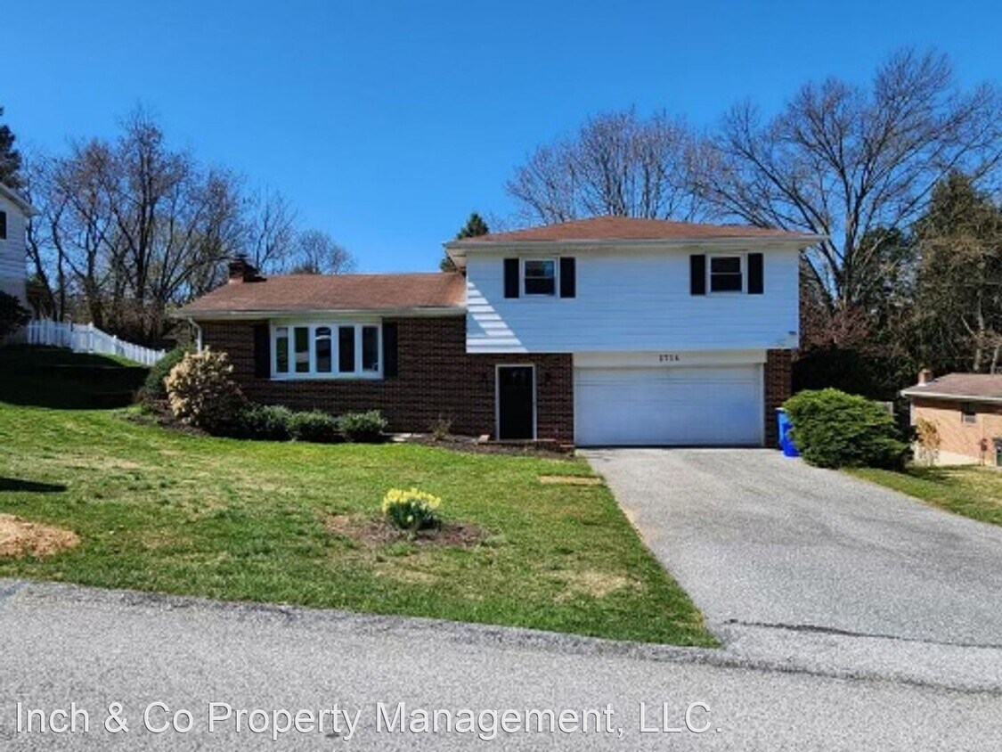 3 br, 2.5 bath House 2714 Whitney Drive House Rental in York, PA