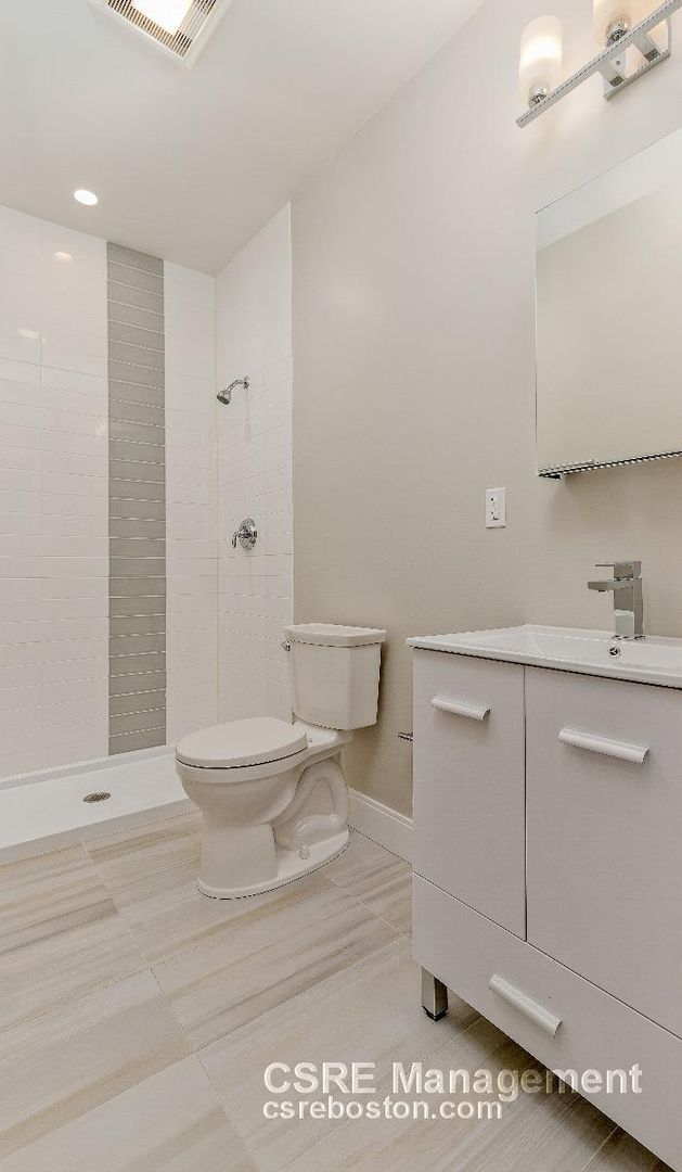 Building Photo - Nice 3 bed in Boston