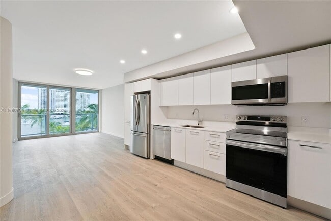 Foto del edificio - 1500 Bay Rd