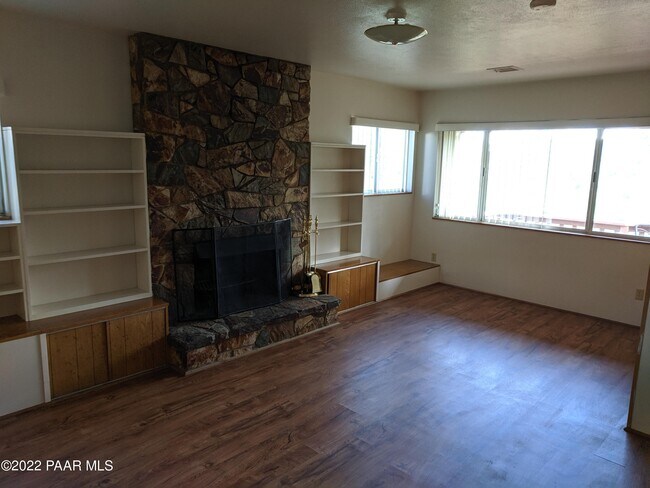 Building Photo - 2285 Vista Ridge Rd