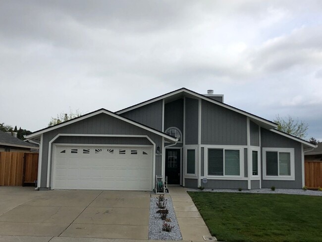 Building Photo - 1740 Gateway Dr