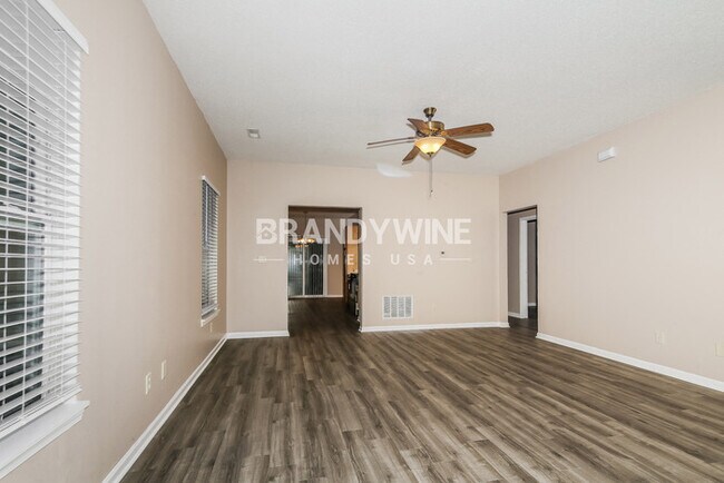 Foto del edificio - 7215 Parklake Pl