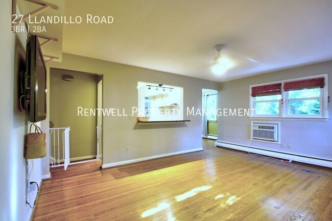 Building Photo - 27 Llandillo Rd