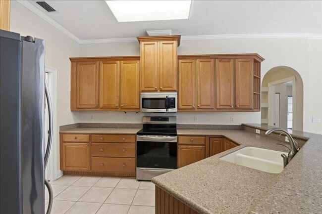 Building Photo - 525 Cullaro Ln