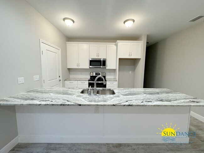 Building Photo - Stunning Centrally Located, a MUST see!