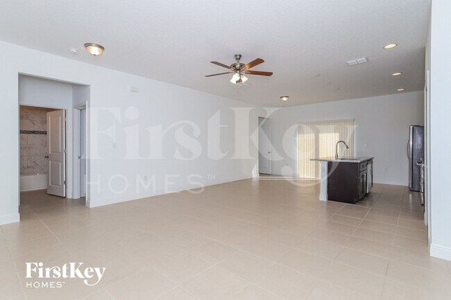 Building Photo - 189 Willow Dr