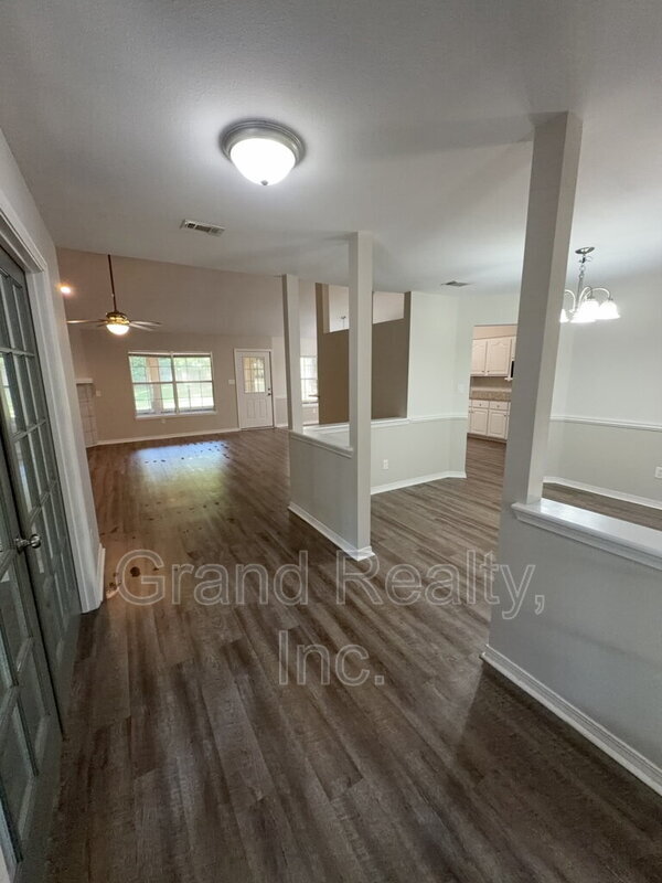Foto del edificio - 6464 Outer Dr