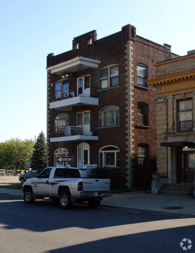 38 Division St, Amsterdam, NY 12010 Apartments in Amsterdam, NY