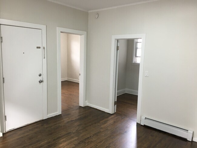 Building Photo - 553 Avenue E