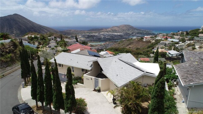 Foto del edificio - 4 Bed 3.5 Bath 2 Car Garage Home in Marine...