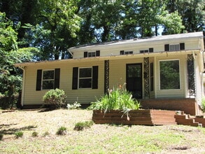Building Photo - 307 W Delafield Ave