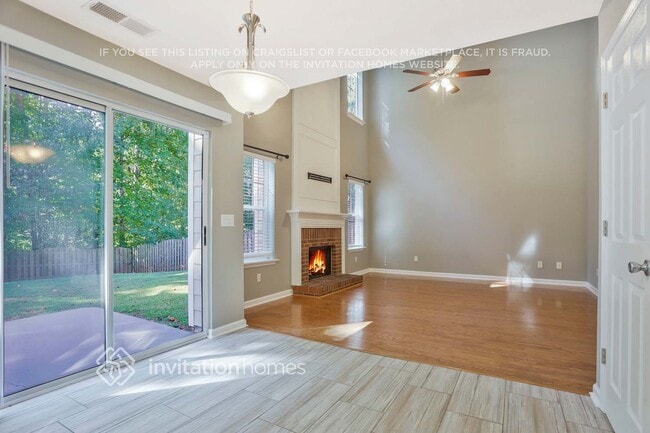 Building Photo - 3417 Sandlake Dr SW