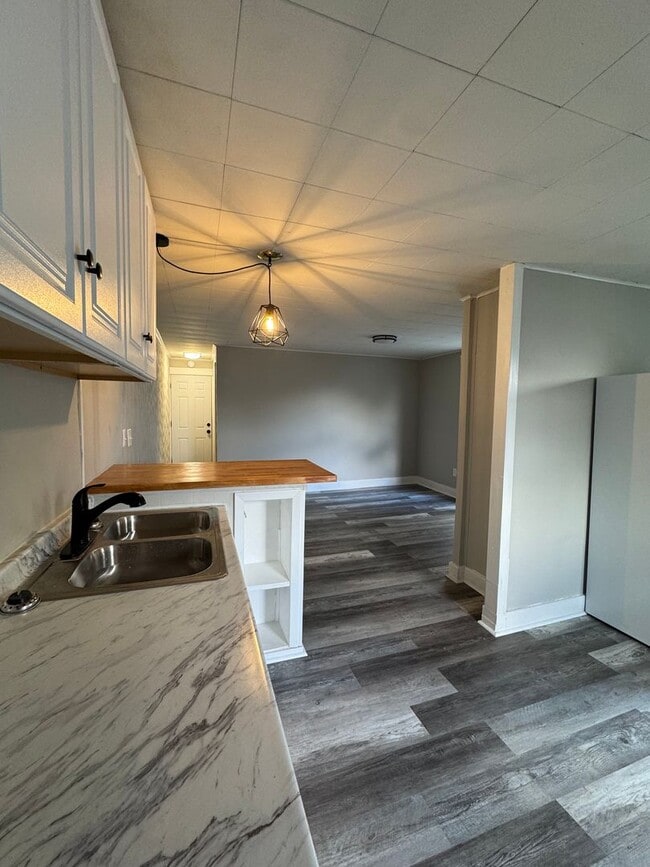 Foto del edificio - 2424-2426 Wayne Avenue