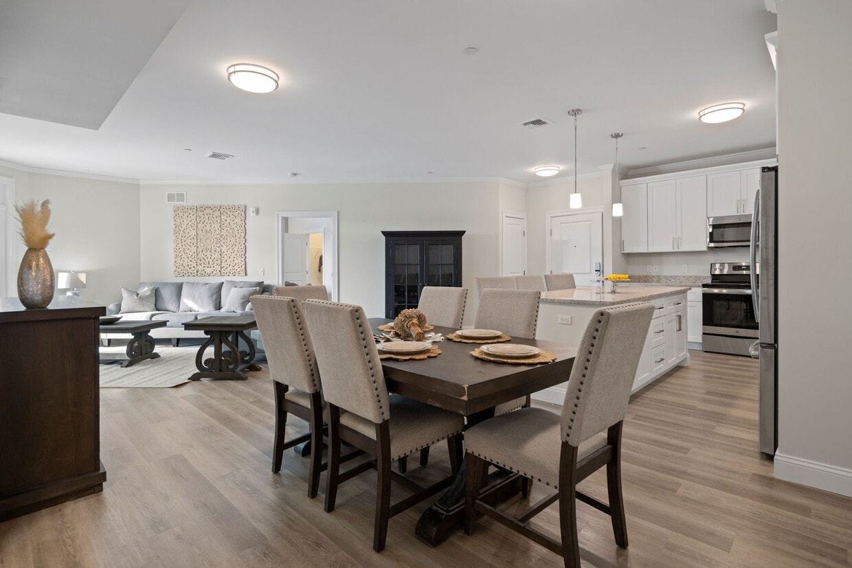 The Residences at Quarry Walk 400 Boulder Pass Oxford, CT