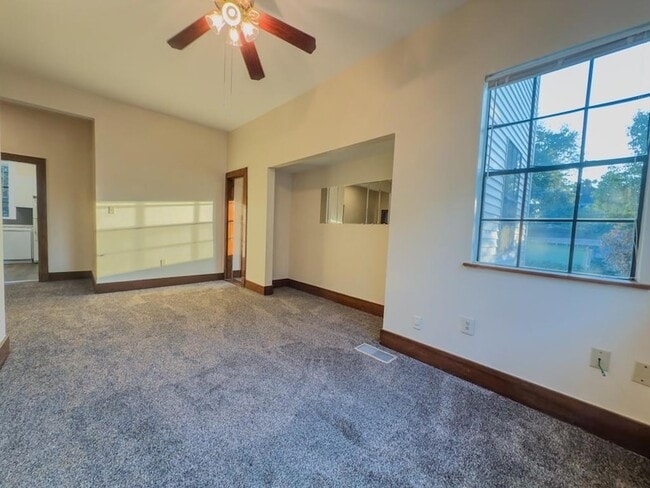 Building Photo - 2229 Napoleon Ave