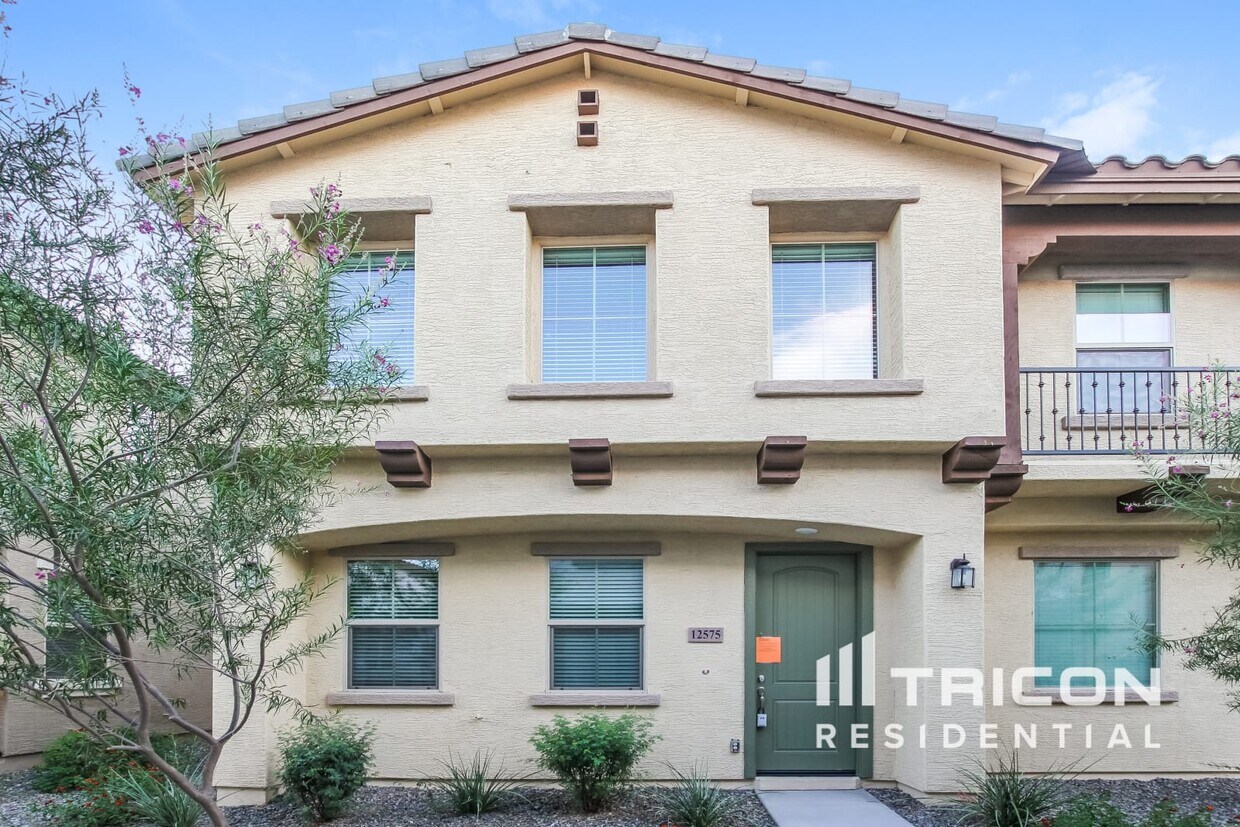Foto principal - 12575 W Gentle Rain Rd