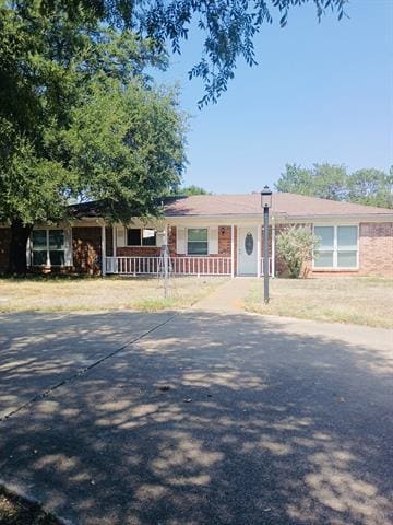 Building Photo - 912 Woodview Dr