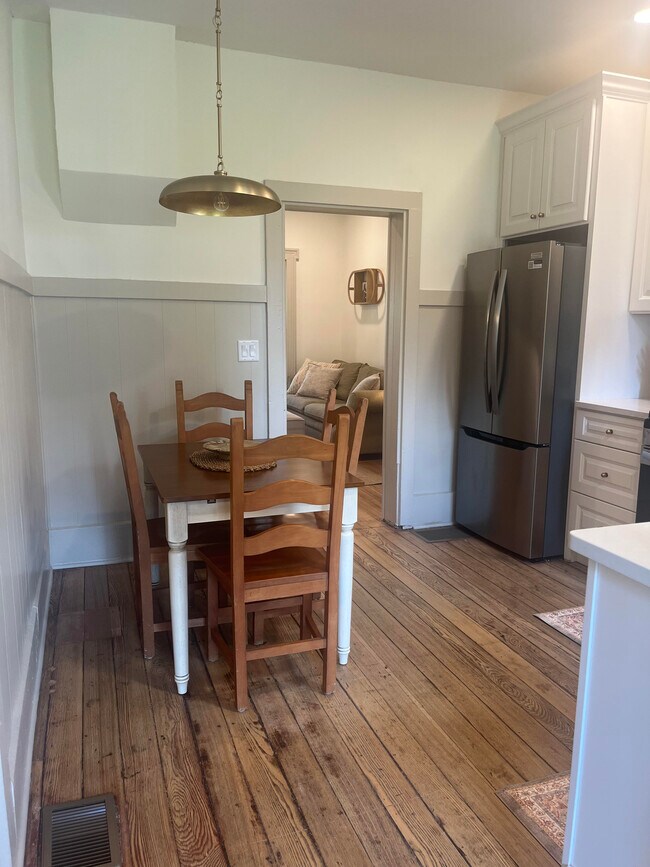 Foto del edificio - 406 W Front St