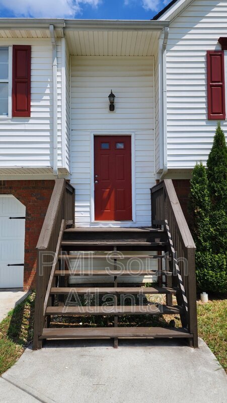 Building Photo - 915 Terance Ave