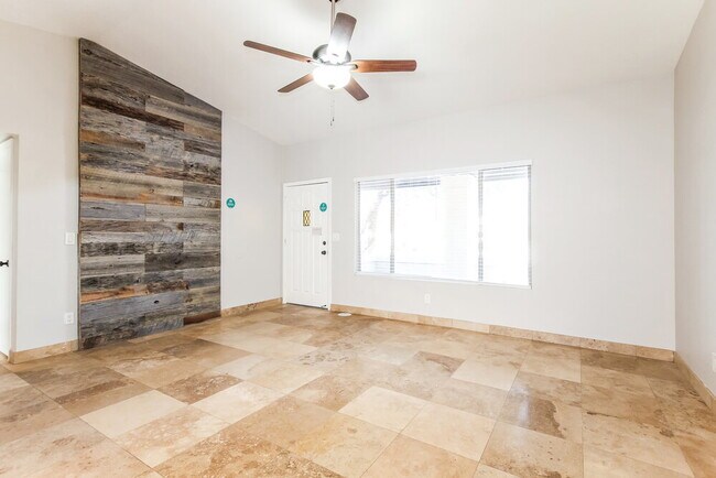 Foto del edificio - 20620 N 18th Ave