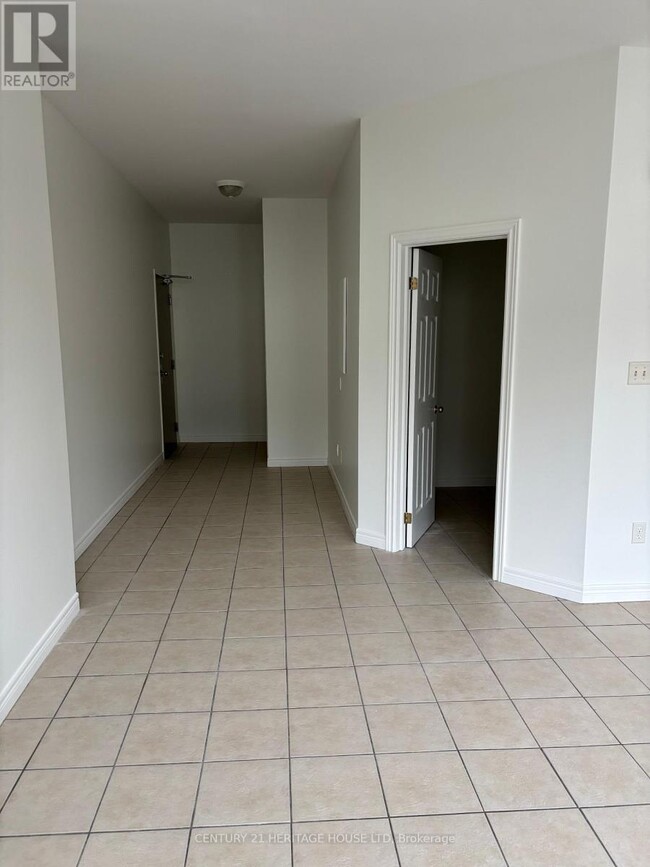 Building Photo - 580 Talbot St