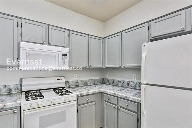 Foto del edificio - 1917 Cutlass Dr