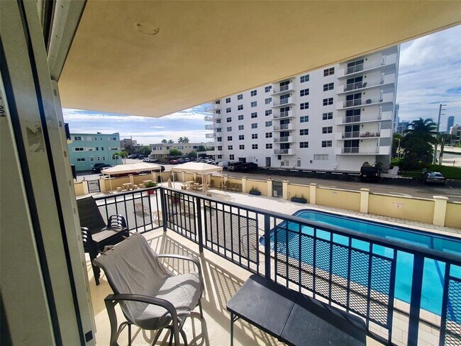 Building Photo - 1501 S Ocean Dr