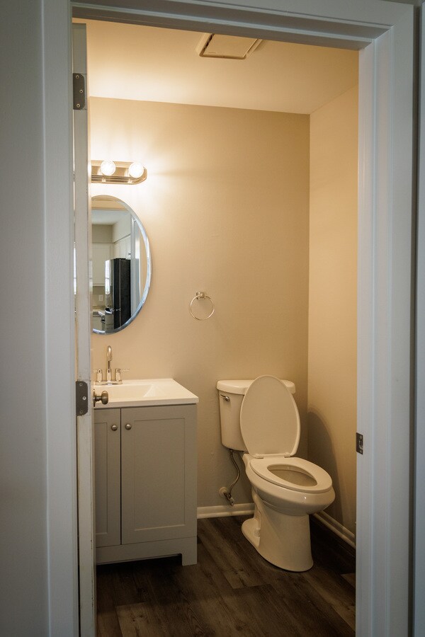 Foto del edificio - 2103 Green Tree Rd