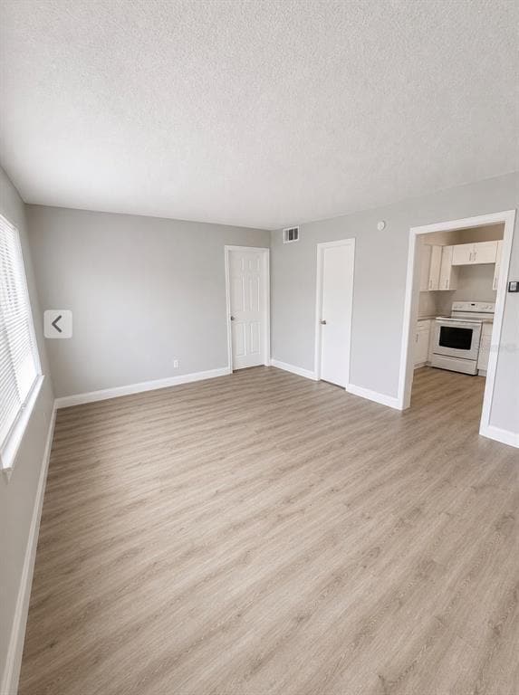 Foto del edificio - 1407 N Betty Ln