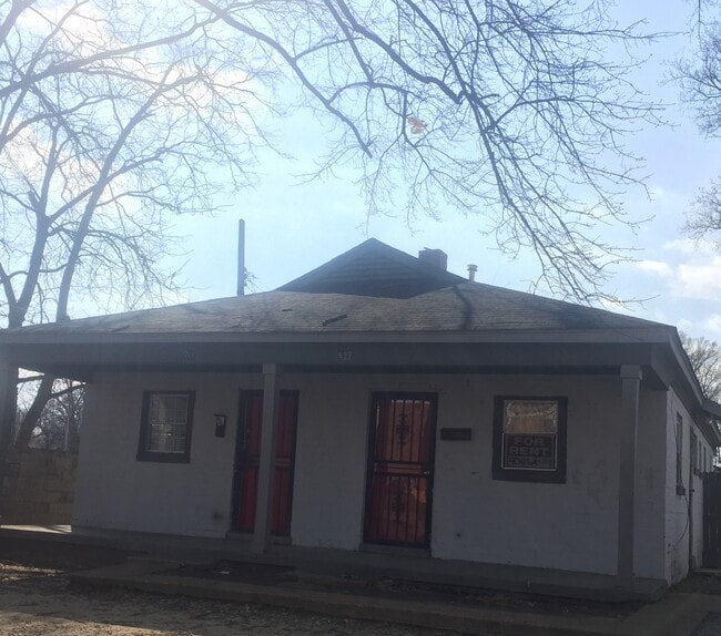 Front - 683 Hanley St