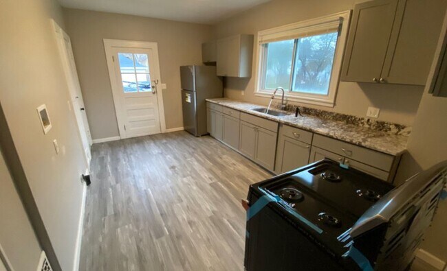 Foto del edificio - 129 Wiman Ave