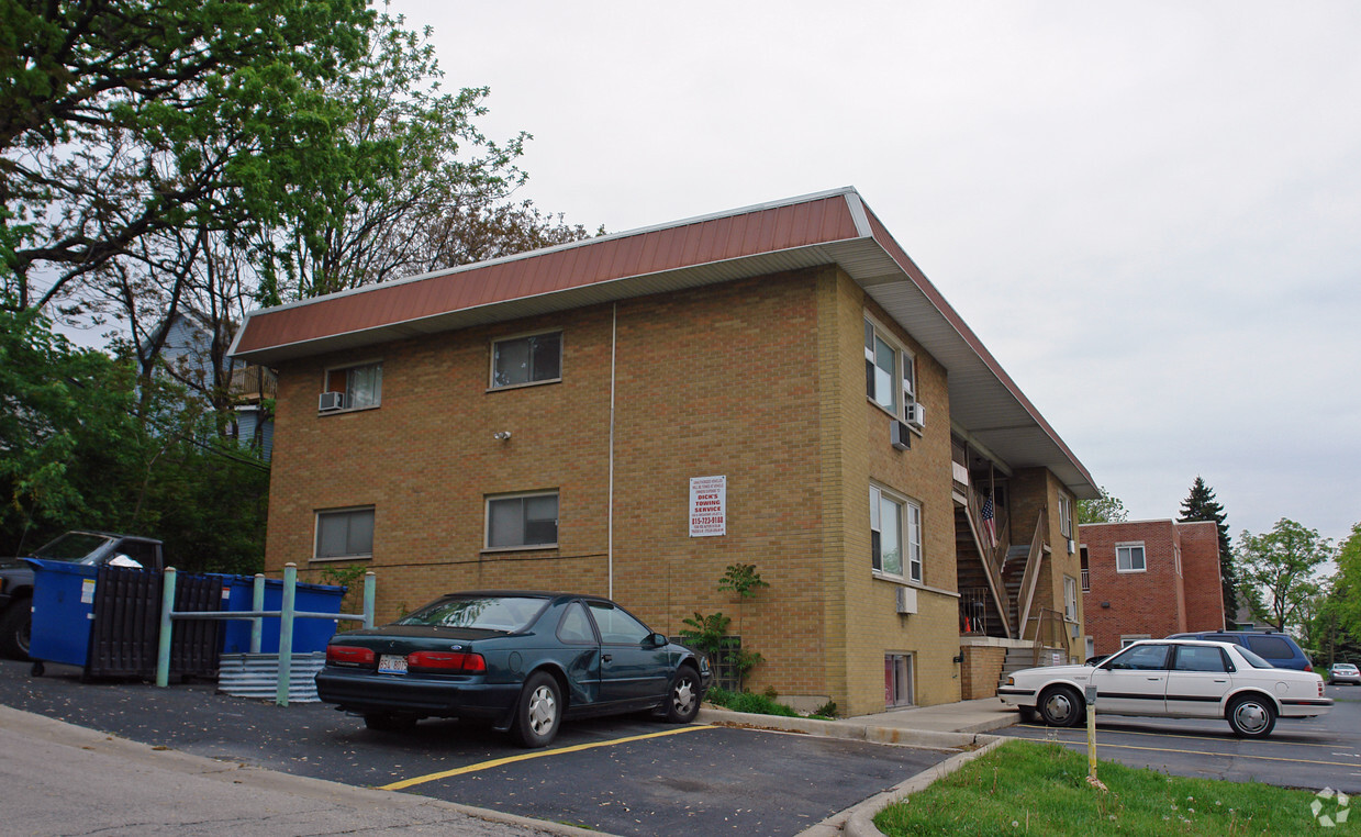 Building Photo - 708 Main St