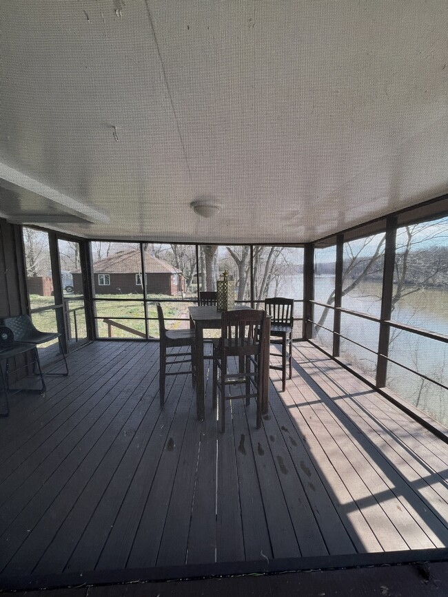 Foto del edificio - 2645 S River Rd