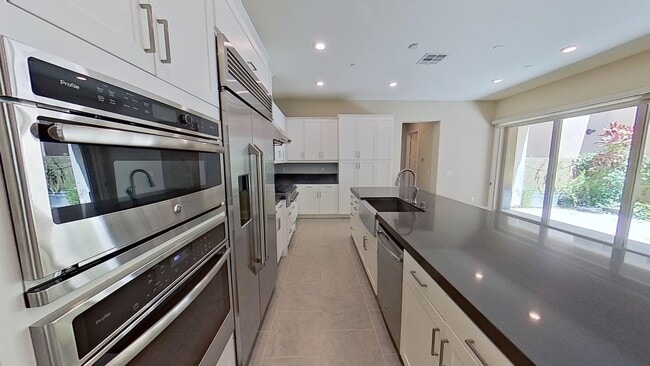 Building Photo - Spacious 3 Bedroom 2.5 Bath Home in Irvine...