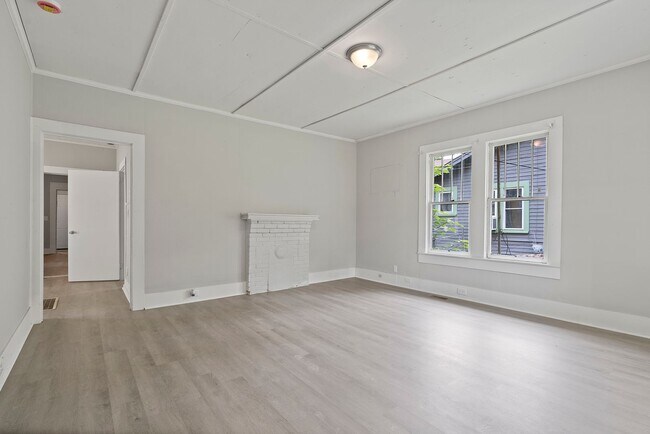 Foto del edificio - NEW INVENTORY! $0  SECURITY DEPOSIT REQUIR...