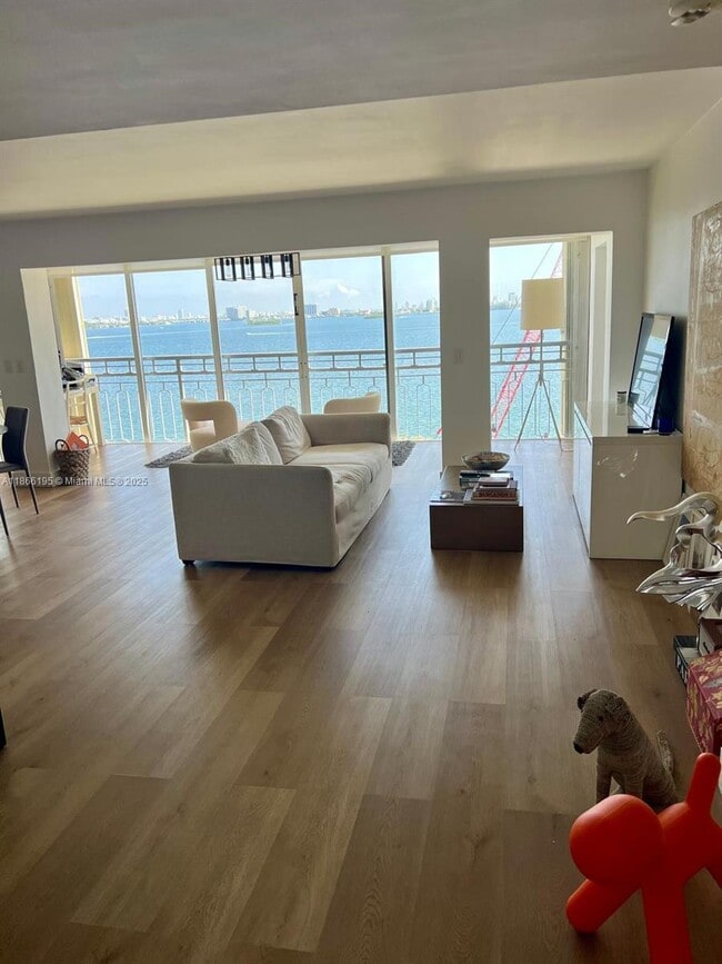 Building Photo - 11111 Biscayne Blvd