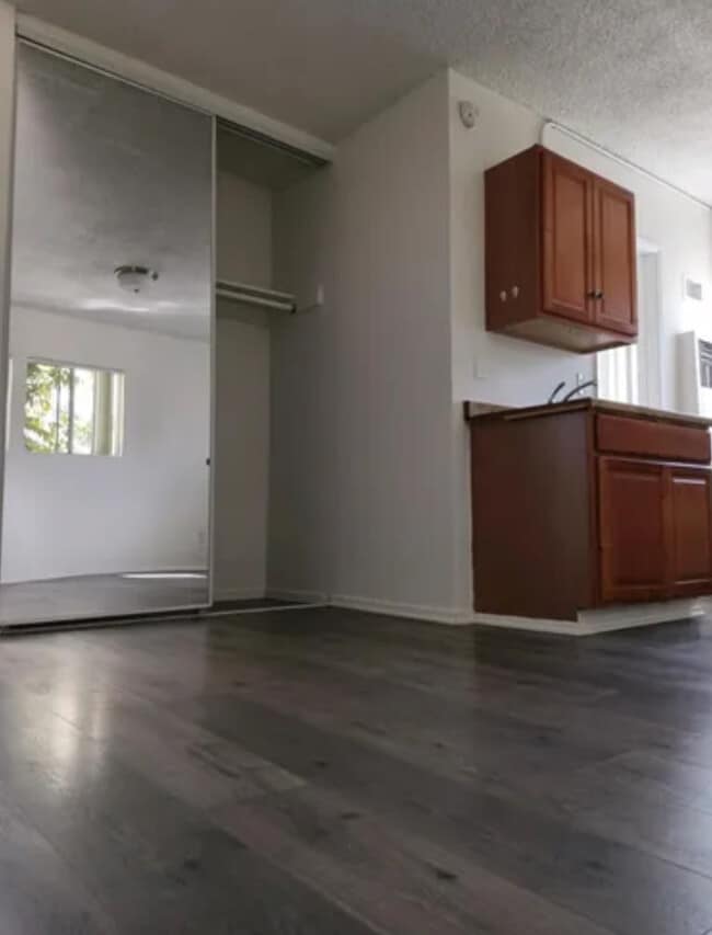 Building Photo - 7253 Jordan Ave